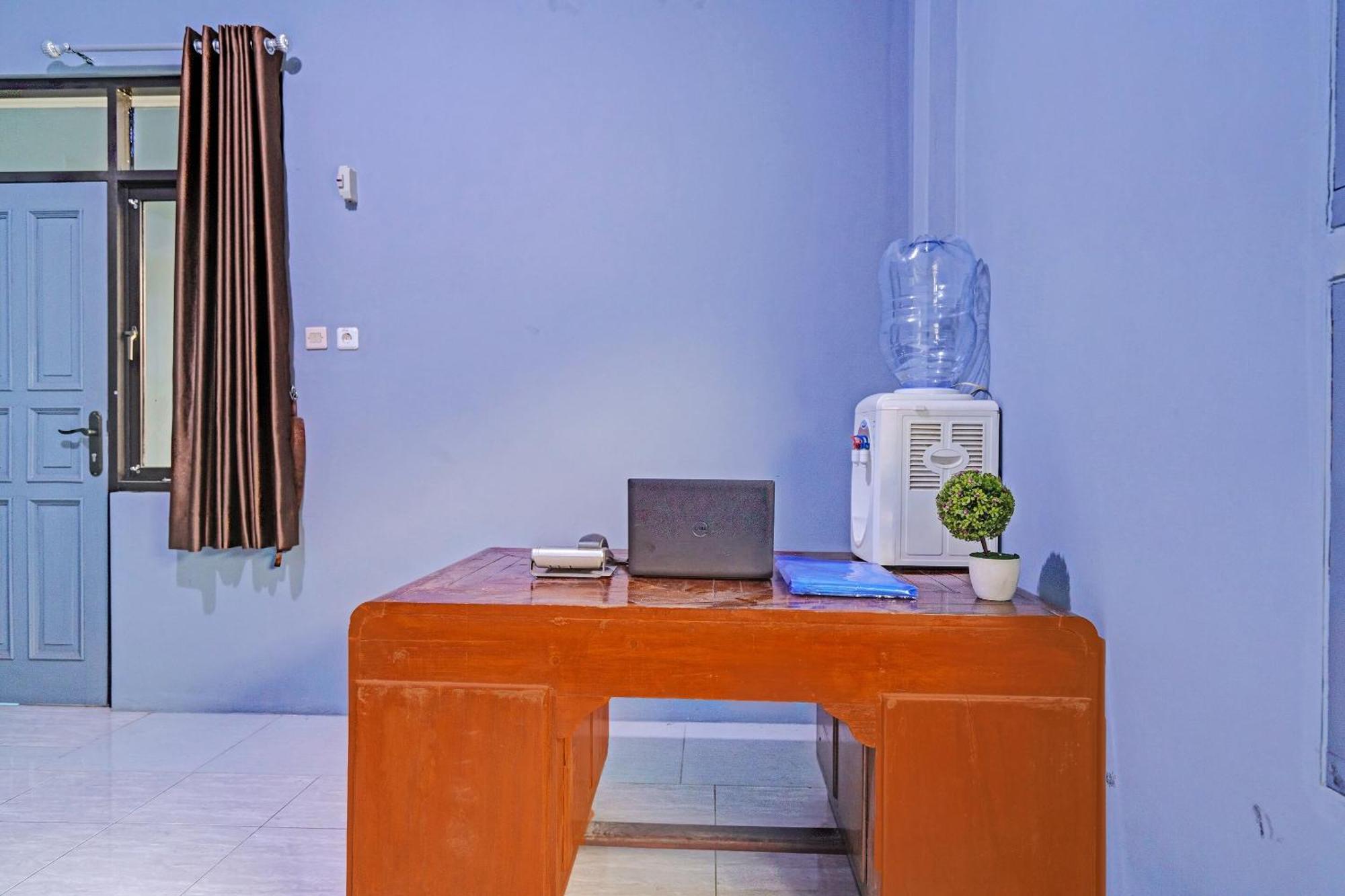 Oyo Life 91592 Aaliya Guest House Syariah Lebakwangi Екстериор снимка