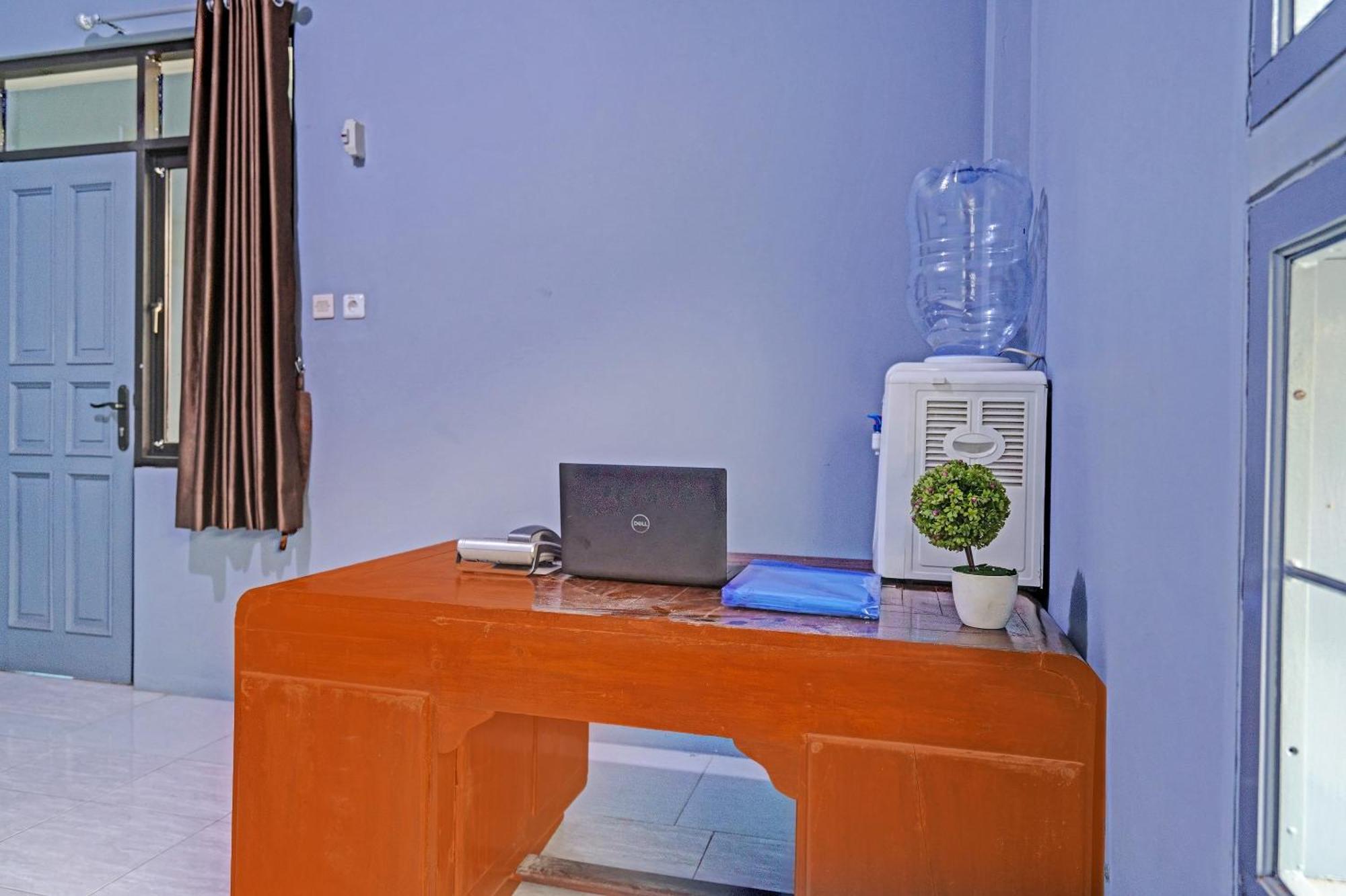 Oyo Life 91592 Aaliya Guest House Syariah Lebakwangi Екстериор снимка